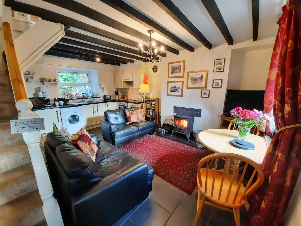 Bwthyn Ger Afon Riverplace Cottage 布莱奈费斯蒂尼奥格 外观 照片
