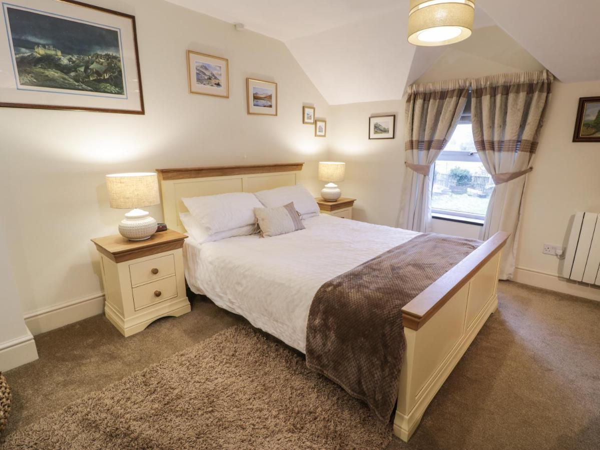 Bwthyn Ger Afon Riverplace Cottage 布莱奈费斯蒂尼奥格 外观 照片